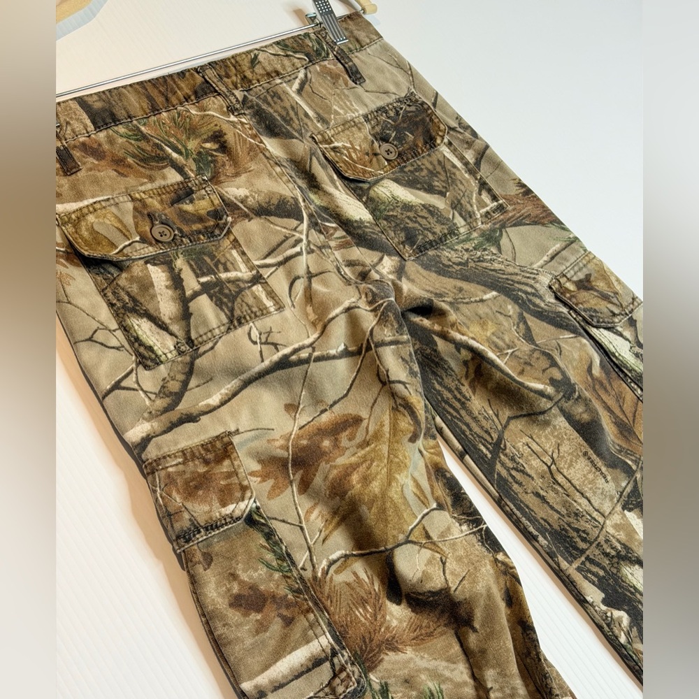 Realtree Camo Cargo Pants with Pink Waistband Detail - Size 6-8 SM - Picture 6 of 14